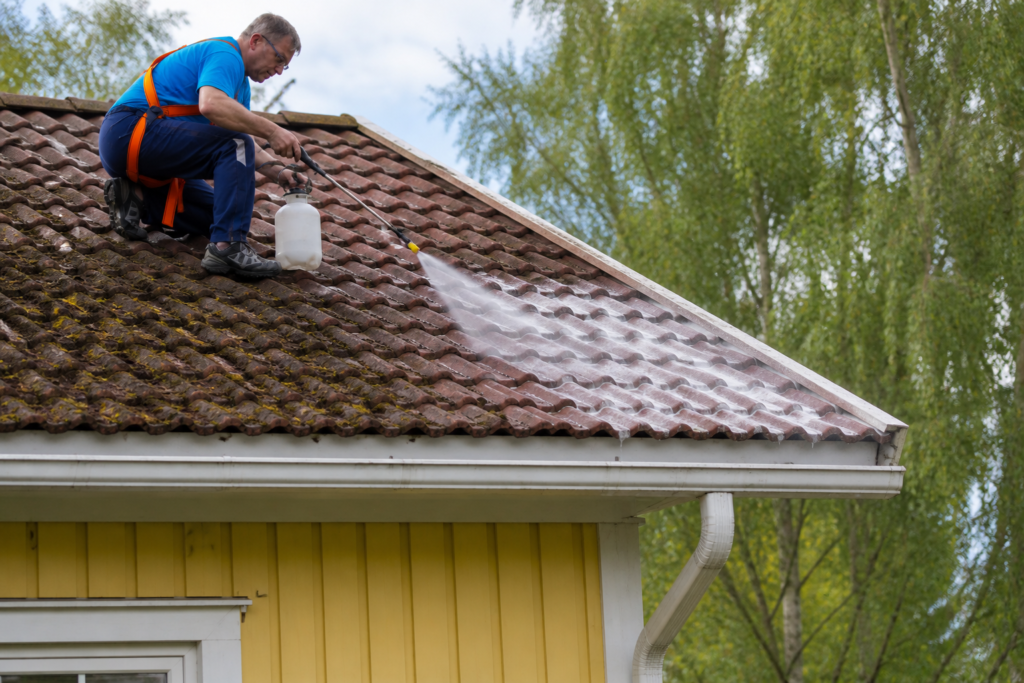 Best Gutter Cleaning in Hartford CT