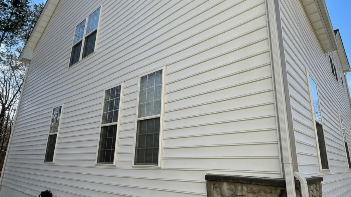 Newington CT landscaping damaged by exterior cleaning contractor runoff